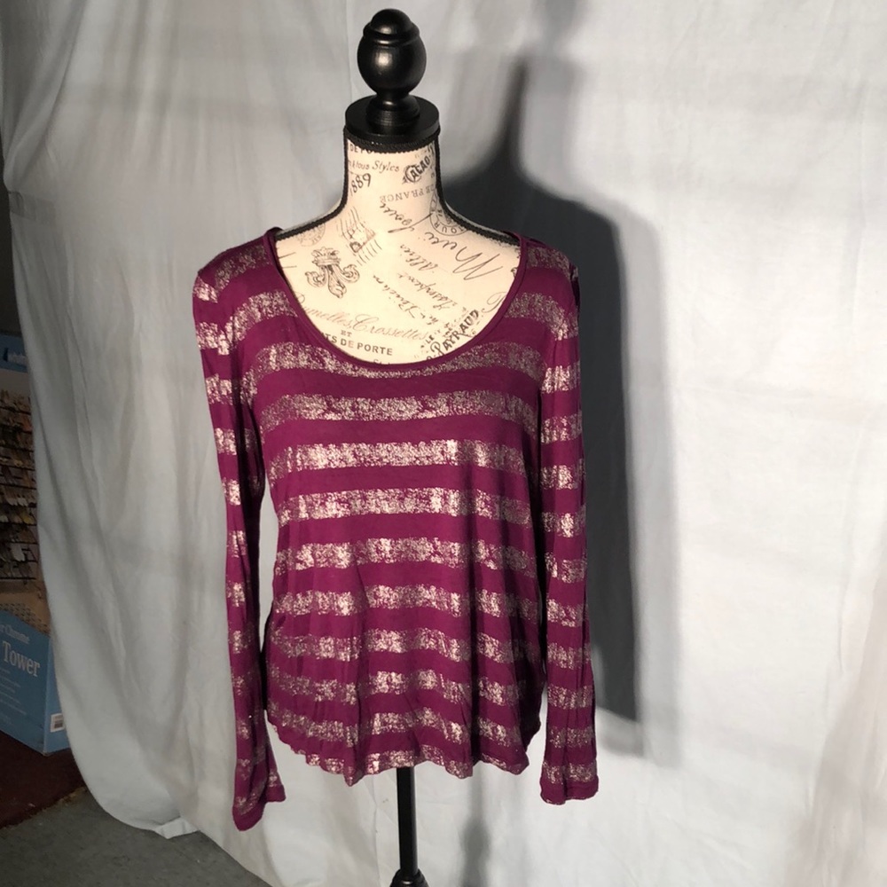 Jennifer Lopez long sleeved top